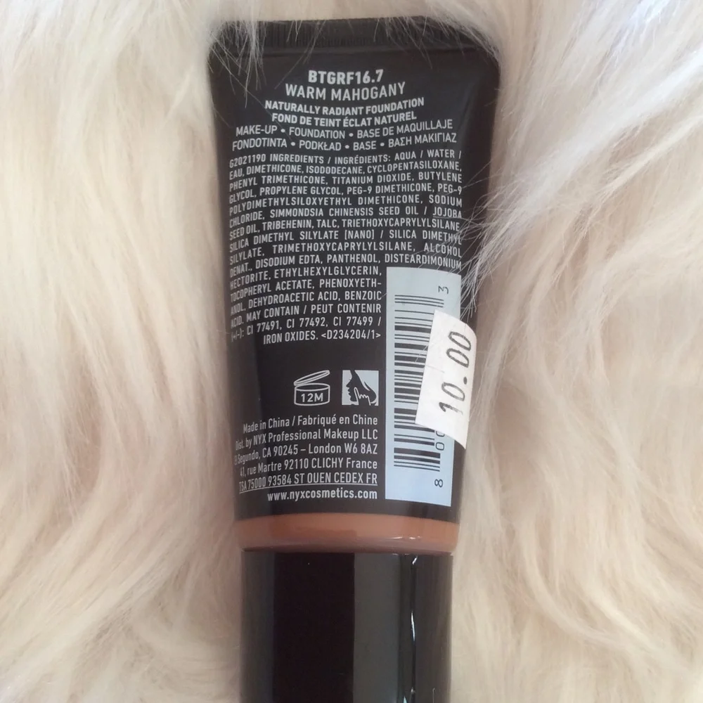 NWT NYX Born To Glow Foundation